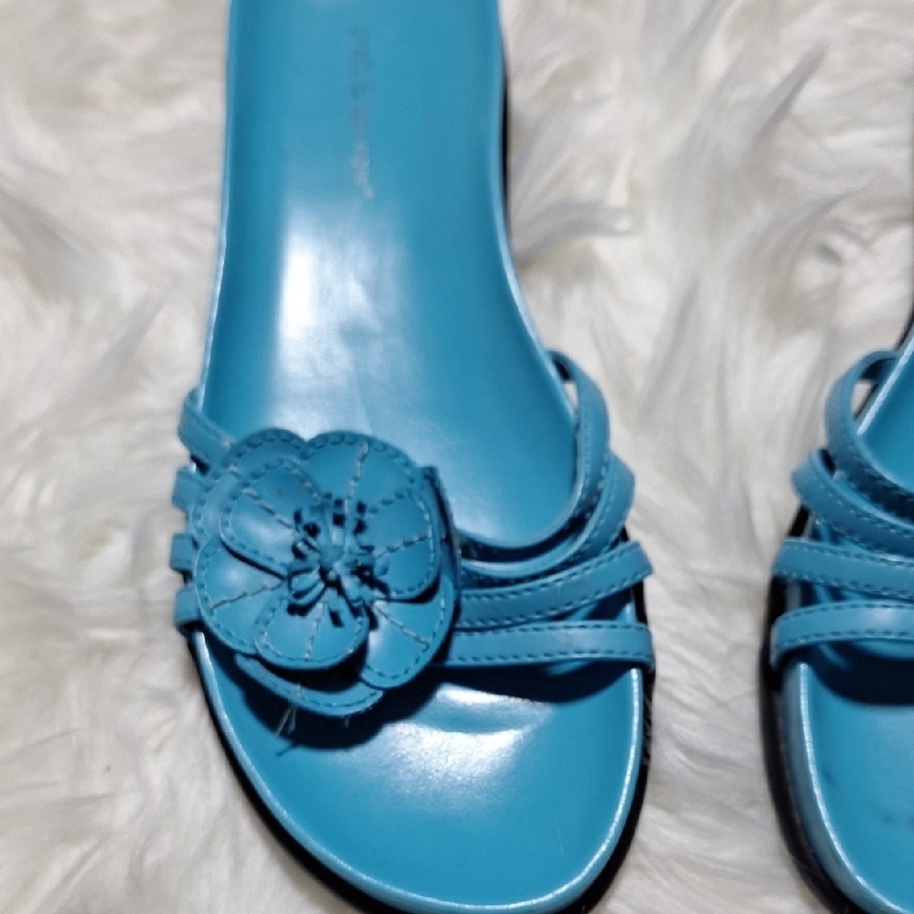 Croft & Barrow Vibrant Blue Floral Sandals - Picture 6 of 9